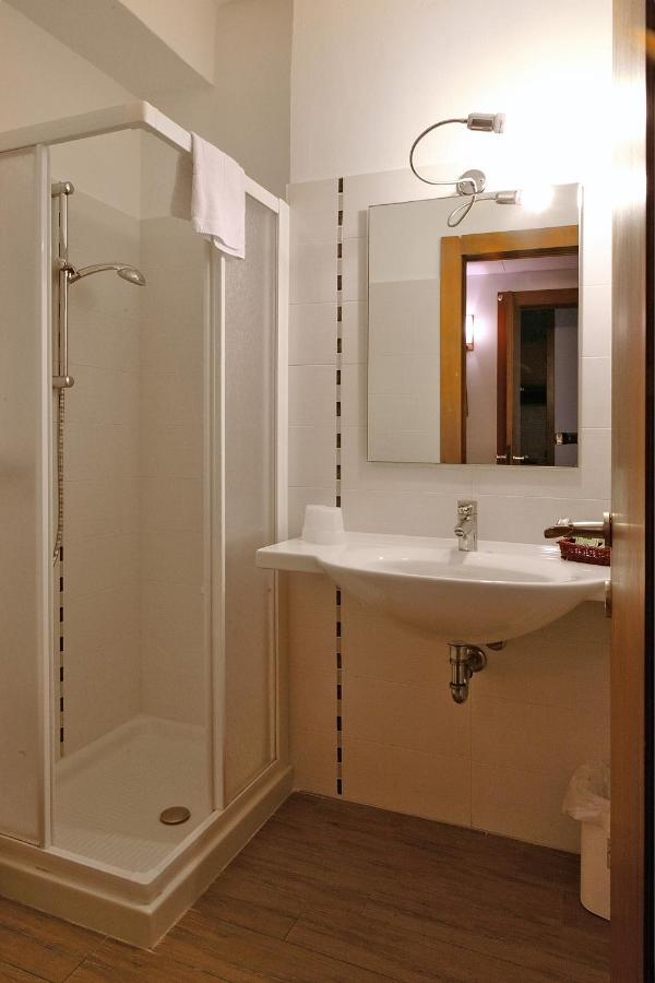 Front Lake Apartment باردولينو المظهر الخارجي الصورة