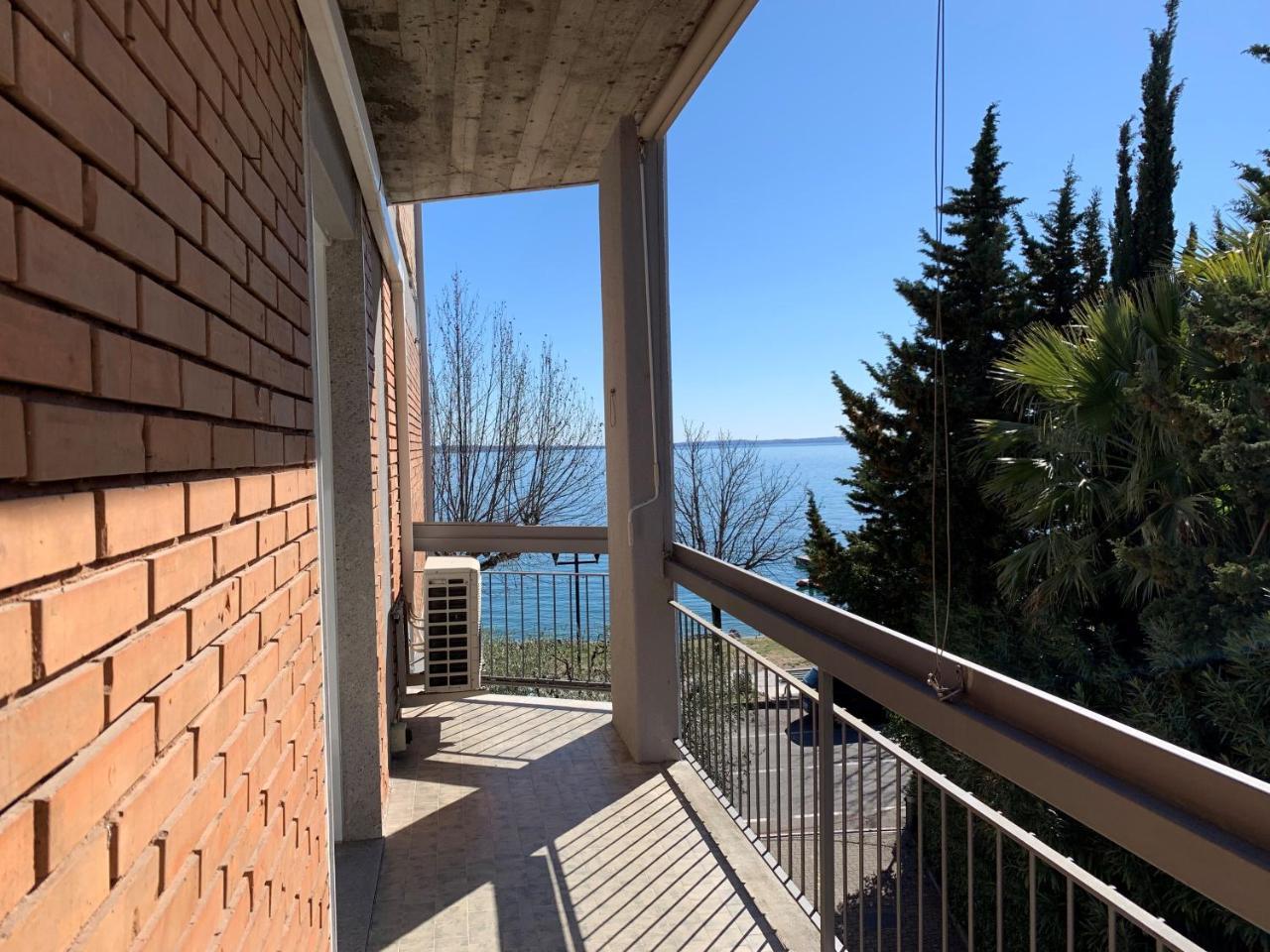 Front Lake Apartment باردولينو المظهر الخارجي الصورة