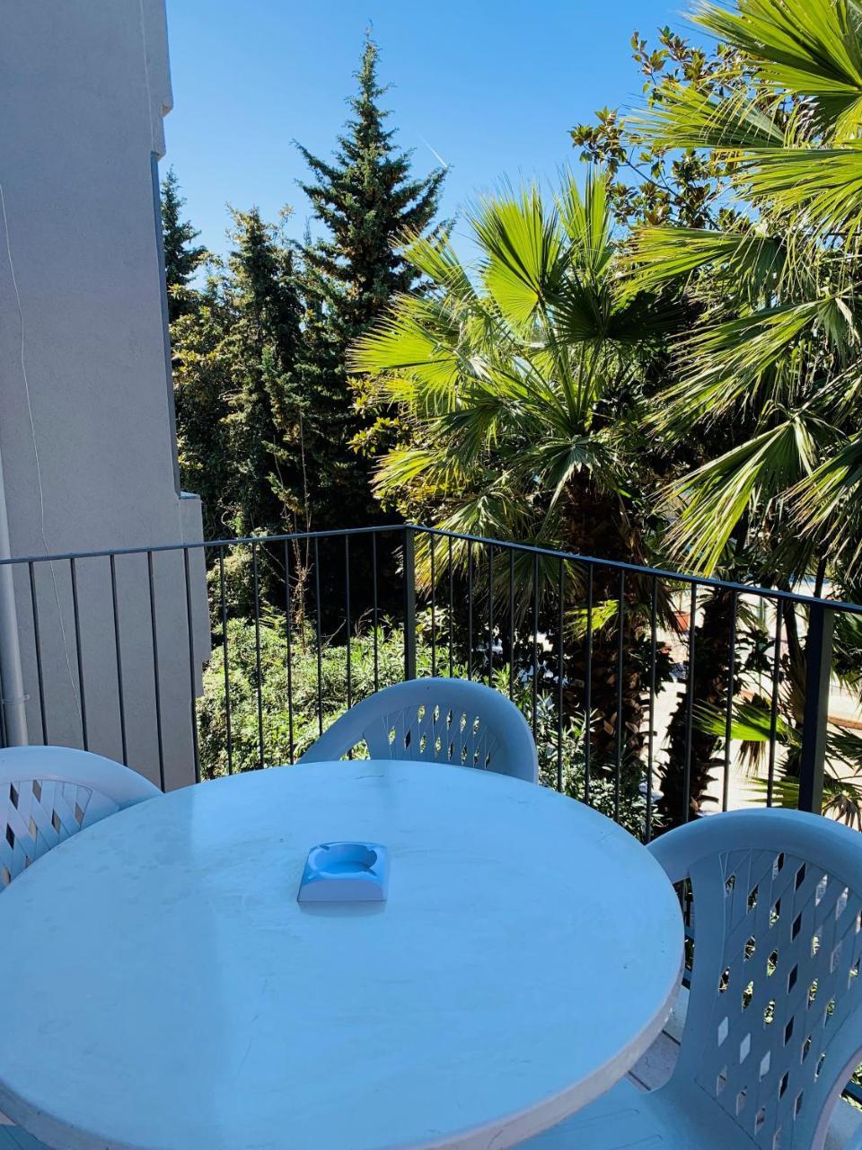 Front Lake Apartment باردولينو المظهر الخارجي الصورة