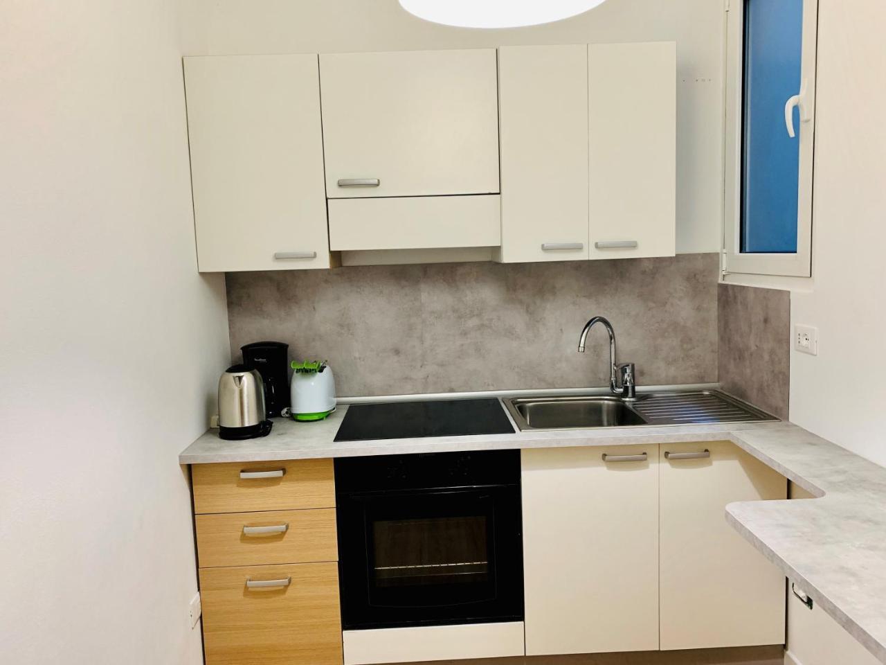 Front Lake Apartment باردولينو المظهر الخارجي الصورة